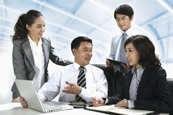 薪酬體系設(shè)計：根據(jù)企業(yè)戰(zhàn)略，設(shè)計科學(xué)體系
