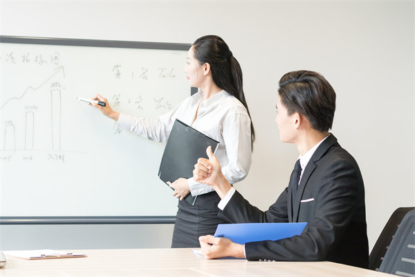 深化人力資源培訓(xùn)，打造高素質(zhì)專業(yè)化人才團(tuán)隊(duì)
