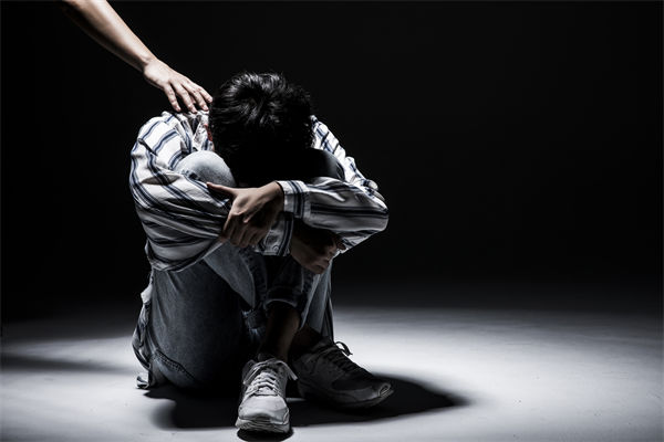 女子漏接電話被市監(jiān)所工作人員辱罵，人力資源管理有何感悟？