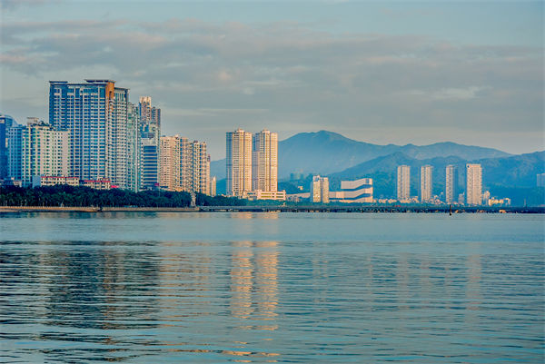 珠海戰(zhàn)略咨詢公司如何幫助企業(yè)制定長(zhǎng)遠(yuǎn)發(fā)展規(guī)劃？
