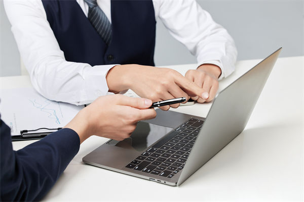 如何通過績效咨詢提升企業(yè)的整體運(yùn)營效率？