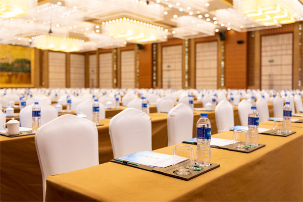 兩會(huì)熱議破解企業(yè)“生長(zhǎng)痛”，對(duì)企業(yè)戰(zhàn)略管理有何啟示？