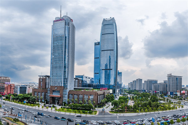 集團子公司各自為戰(zhàn)內(nèi)耗嚴(yán)重，東莞集團管控咨詢公司能協(xié)助解決嗎？